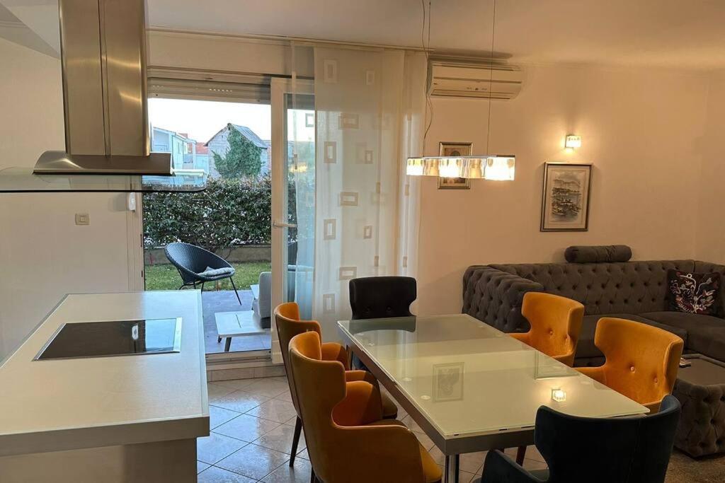 Apartment With Big Terrace Leon Сплит Екстериор снимка