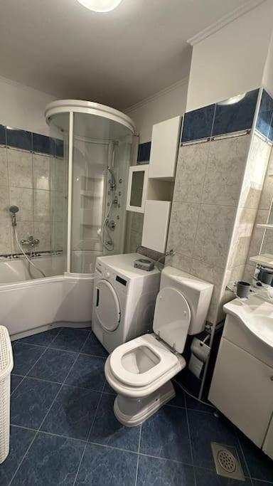 Apartment With Big Terrace Leon Сплит Екстериор снимка