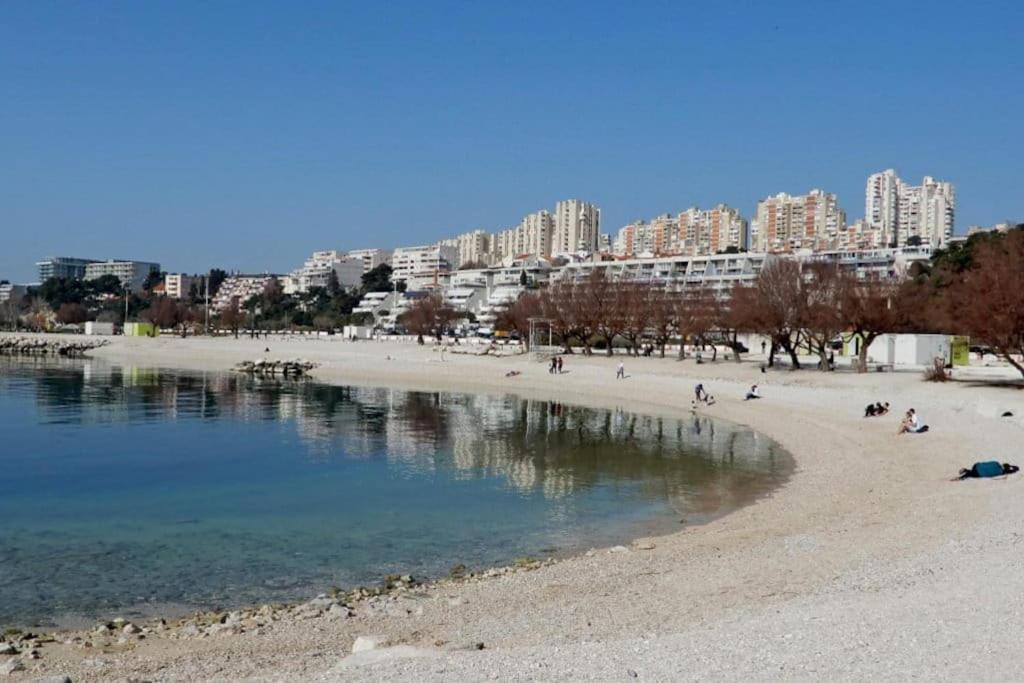 Apartment With Big Terrace Leon Сплит Екстериор снимка